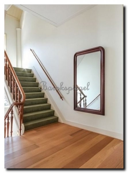 toogspiegel-notenhout-in-hal-2