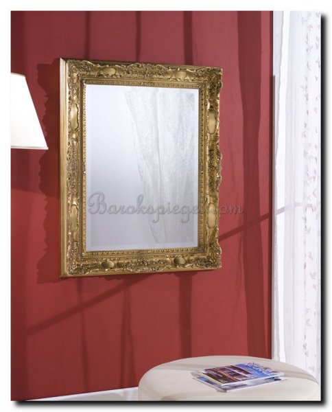 barok-spiegel-goud-op-rode-muur