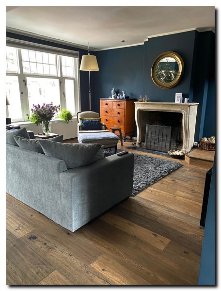 klassieke-spiegel-rond-in-woonkamer-ronde-spiegel