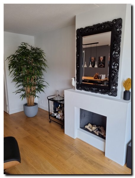 barok-spiegel-zwart-boven-oopen-haard-2
