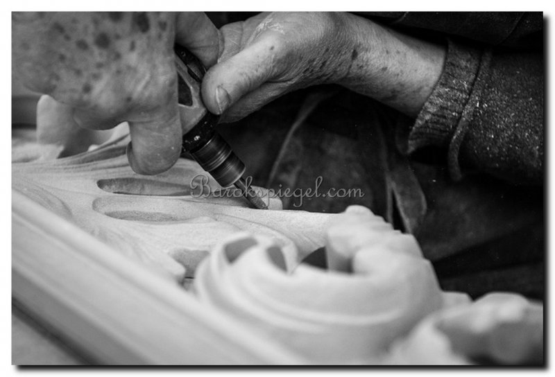 handgemaakte-spiegel-met-opengewerkte-lijst-100x20