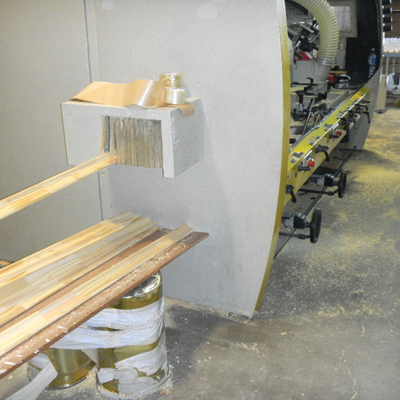 houten-staven-spiegel-lijst-machinaal-kleuren-met