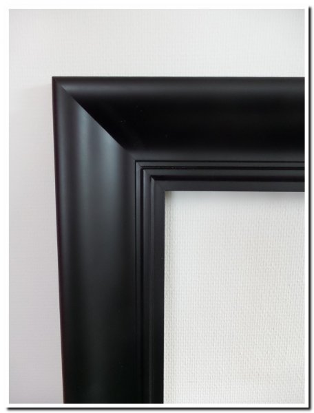 detail-voorkant-hoek-moderne-spiegel-lijst-rand-ma