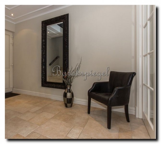 grote-barok-passpiegel-zwart-zandkleur-taupe-in-ha