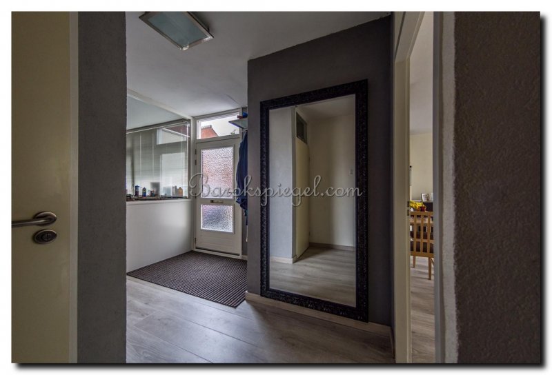 grote-moderne-zwarte-spiegel-passpiegel-hoogglans