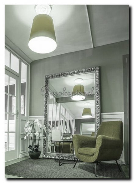 grote-vloerspiegel-op-de-grond-barok-zilver