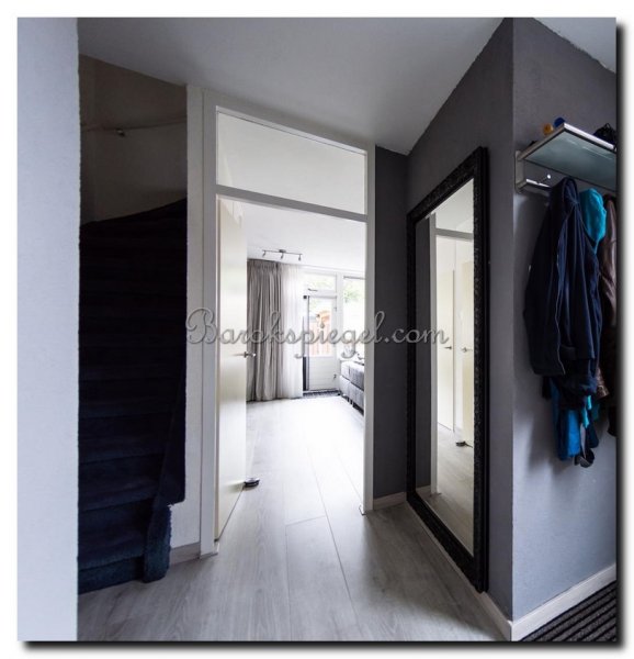 grote-zwarte-barok-spiegel-hooggland-passpiegel-in