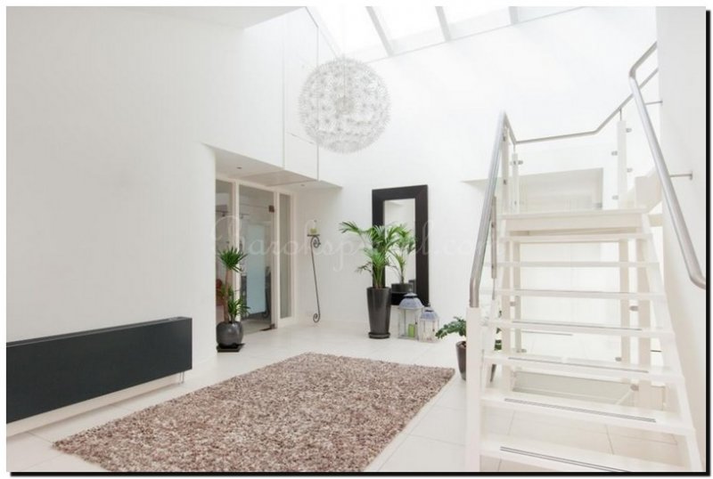 Gooische spiegel in hal, gang of entree