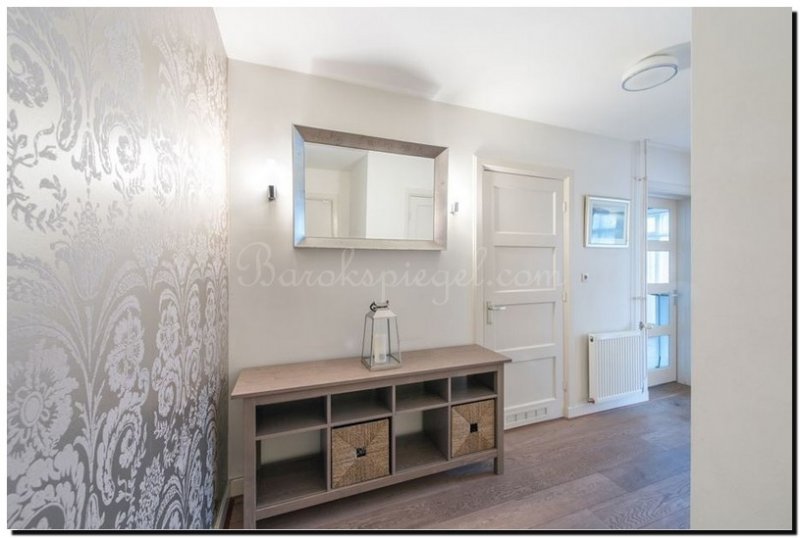 moderne-spiegel-ziler-boven-dressoir-italiaanse-sp