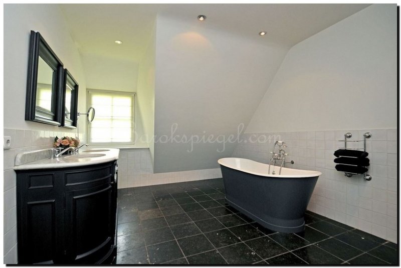 stoere zwarte spiegels