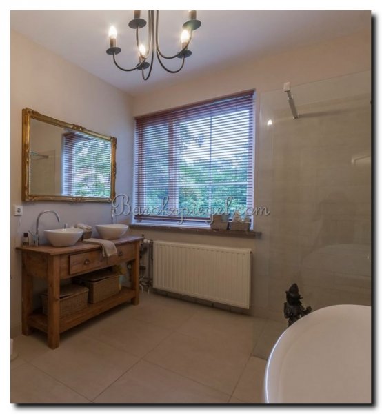 barok-spiegel-goud-in-badkamer