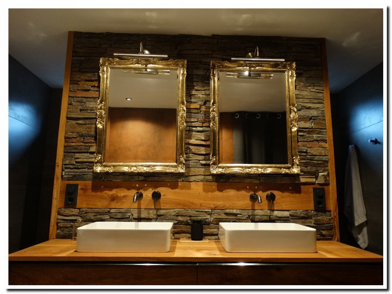 gouden-barokspiegels-2-maast-elkaar-in-badkamer-1