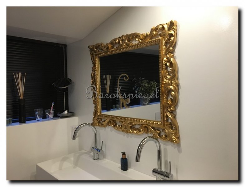sierlijke-spiegel-goud-opengewerkte-lijst-barok-jo