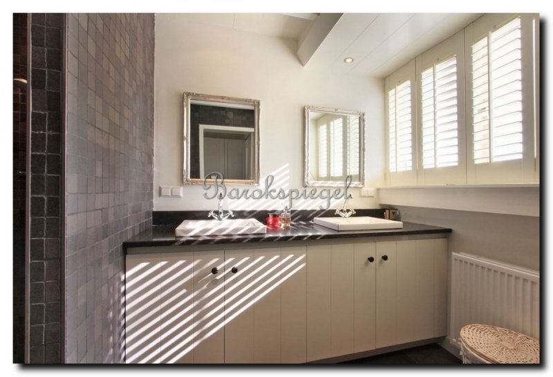 ethan-zilver-in-badkamer