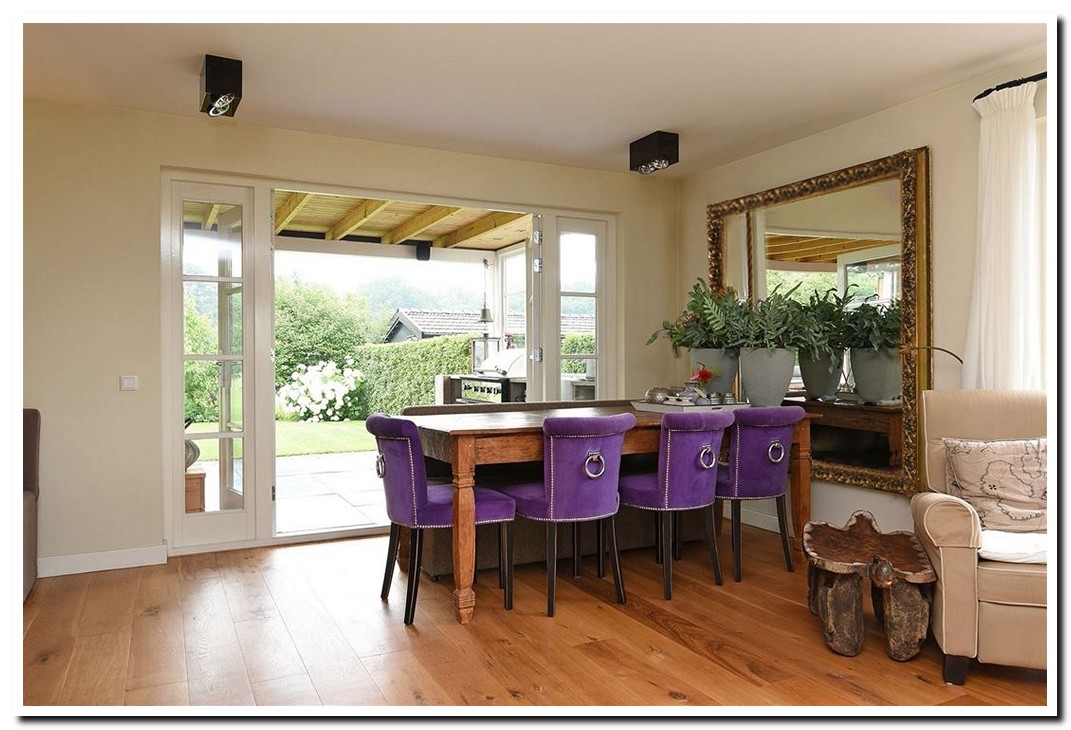 grote-barok-spiegel-goud-achter-eettafel