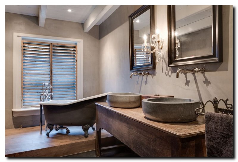 zwarte-spiegel-op-maat-in-badkamer