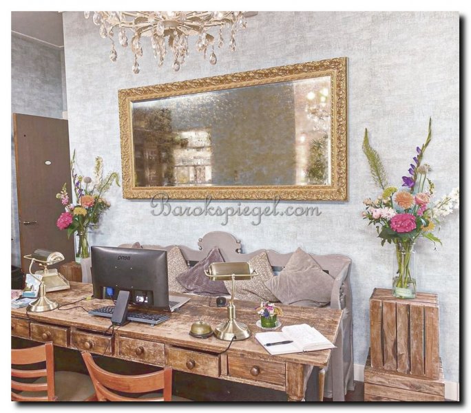 grote-barok-spiegel-goud-in-hotel-herman-den-blijk