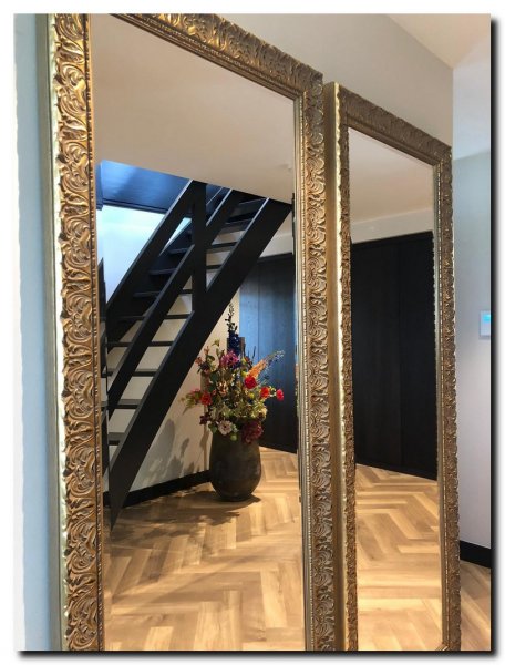 twee-gote-passpiegels-barok-goud-in-hal-entree-gan