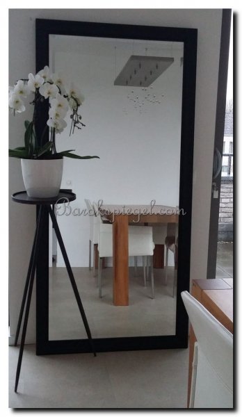 zwarte-spiegel-passpiegel-vloerspiegel-met-parel-k