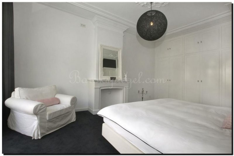 witte-barok-spiegel-in-slaapkamer